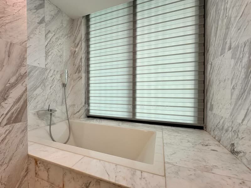 Kondominium untuk Dijual di The Light Collection IV - Jake Khoo - Bathroom - PropertyGuru.com.my