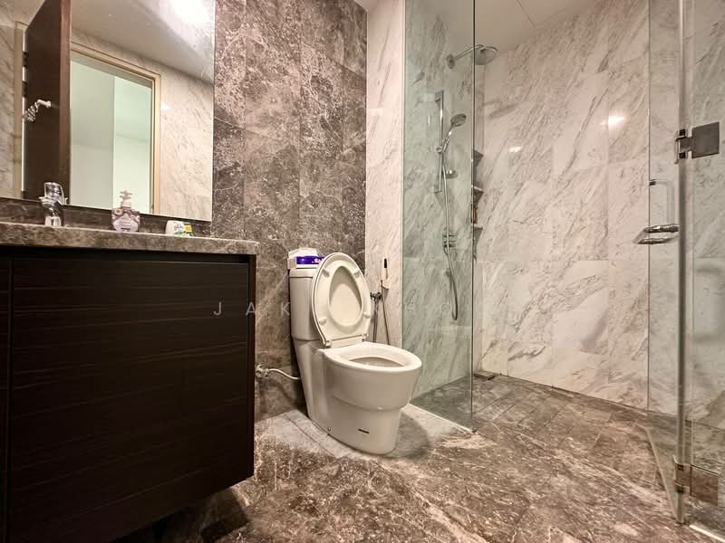 Kondominium untuk Dijual di The Light Collection IV - Jake Khoo - Bathroom - PropertyGuru.com.my