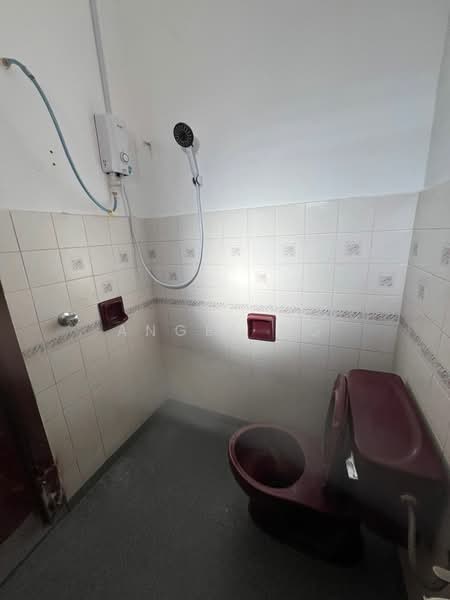 Rumah Teres 2 Tingkat untuk Dijual di Bandar Tun Hussein Onn (Cheras) - Angel Ng - Bathroom - PropertyGuru.com.my