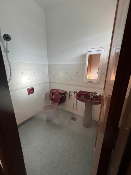 Rumah Teres 2 Tingkat untuk Dijual di Bandar Tun Hussein Onn (Cheras) - Angel Ng - Bathroom - PropertyGuru.com.my