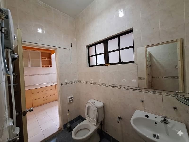 Rumah Teres 2-Tingkat untuk Dijual di Bandar Puteri Puchong (Puchong) - Shanice Low - Bathroom - PropertyGuru.com.my