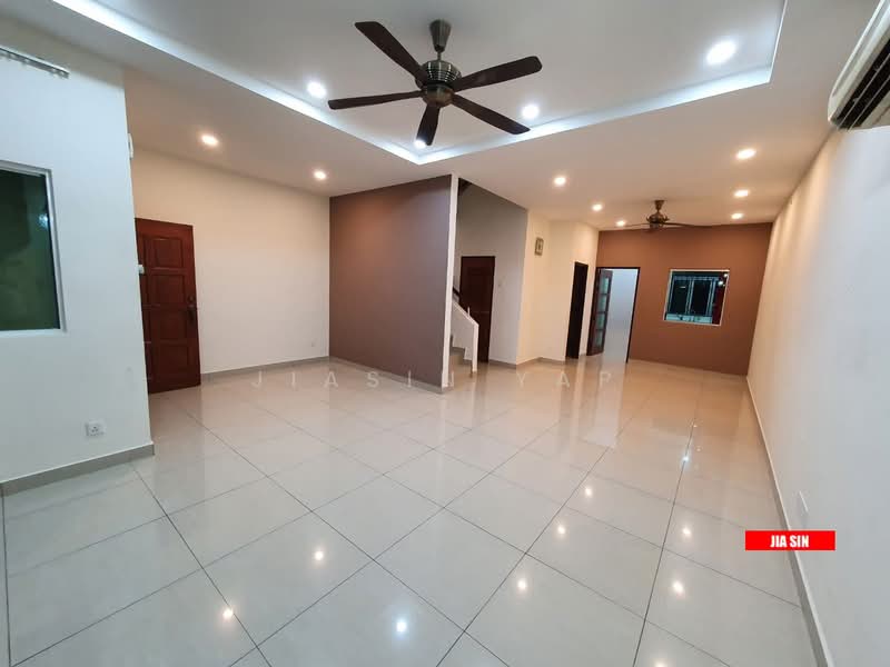 3-storey Terraced House for Sale in George Town (Penang) - Jiasin Yap - Living Room - PropertyGuru.com.my