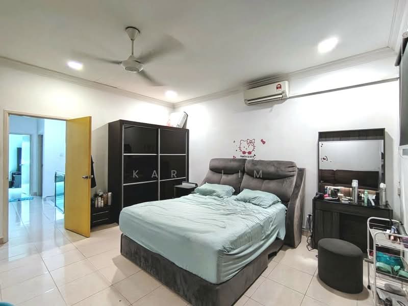 Rumah Teres 2 Tingkat untuk Dijual di Taman Mount Austin (Tebrau) - Karl Lim - Bedroom - PropertyGuru.com.my