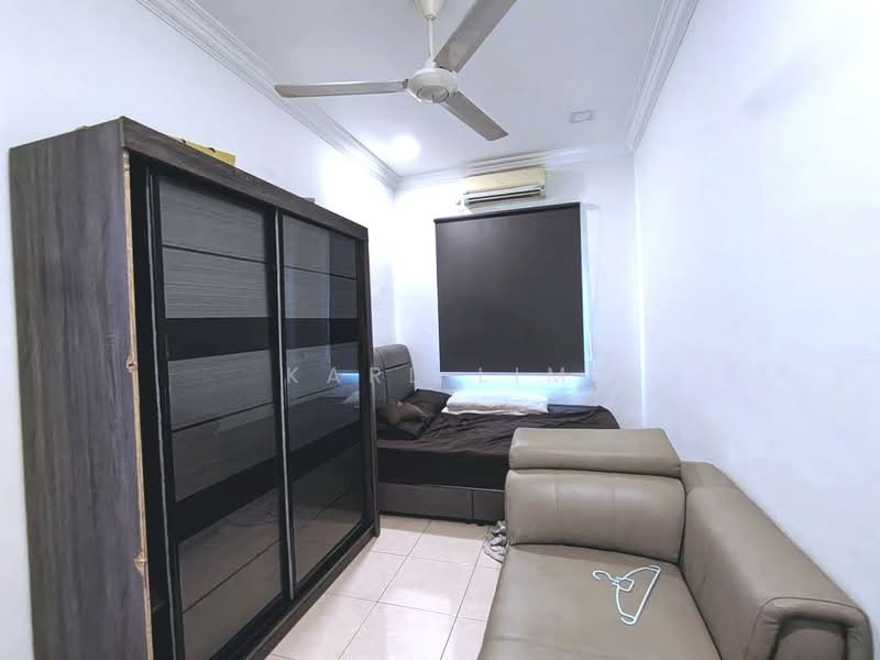 Rumah Teres 2 Tingkat untuk Dijual di Taman Mount Austin (Tebrau) - Karl Lim - Bedroom - PropertyGuru.com.my