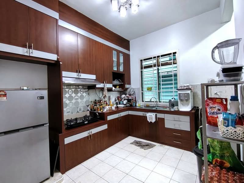 Rumah Teres 2 Tingkat untuk Dijual di Taman Mount Austin (Tebrau) - Karl Lim - Kitchen - PropertyGuru.com.my