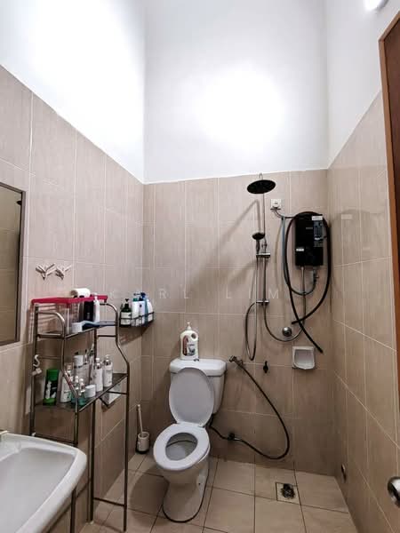 Rumah Teres 2 Tingkat untuk Dijual di Taman Mount Austin (Tebrau) - Karl Lim - Bathroom - PropertyGuru.com.my
