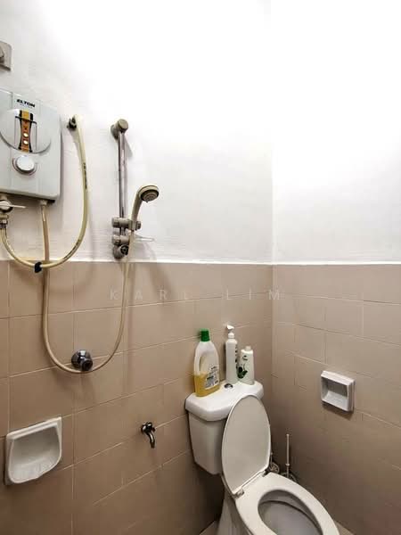 Rumah Teres 2 Tingkat untuk Dijual di Taman Mount Austin (Tebrau) - Karl Lim - Bathroom - PropertyGuru.com.my