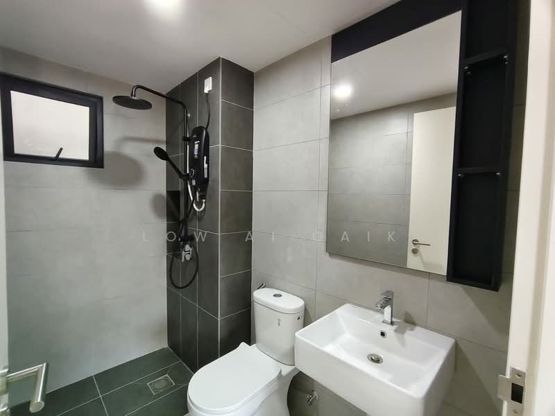 Servis Apartment untuk Disewa di D'Erica - Low Ai Gaik - Bathroom - PropertyGuru.com.my
