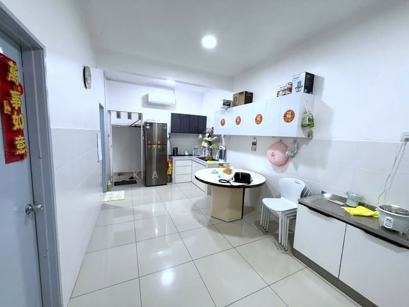 Rumah Teres 2 Tingkat untuk Dijual di Bandar Tiram (Ulu Tiram) - Karl Lim - Kitchen - PropertyGuru.com.my