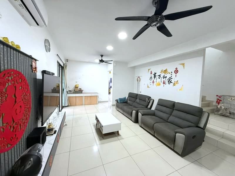 Rumah Teres 2 Tingkat untuk Dijual di Bandar Tiram (Ulu Tiram) - Karl Lim - Living Room - PropertyGuru.com.my