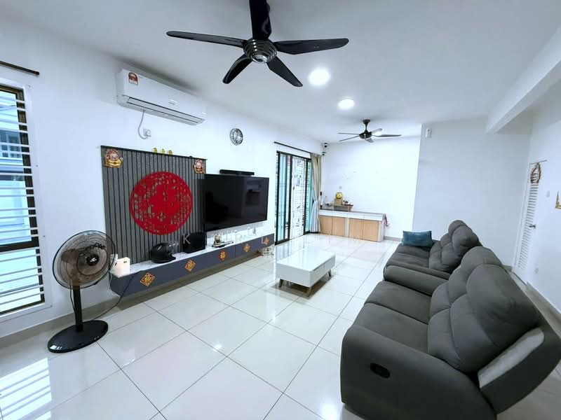 Rumah Teres 2 Tingkat untuk Dijual di Bandar Tiram (Ulu Tiram) - Karl Lim - Living Room - PropertyGuru.com.my