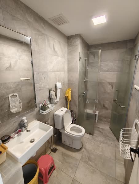 Servis Apartment untuk Disewa di Equine Residence - Kent Tan - Bathroom - PropertyGuru.com.my