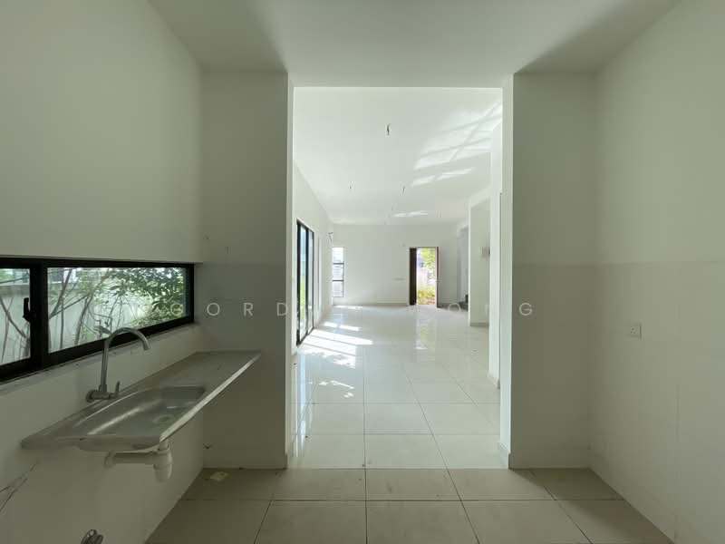 Semi-Detached House for Sale in Telok Panglima Garang (Selangor) - Gordan Wong - Kitchen - PropertyGuru.com.my