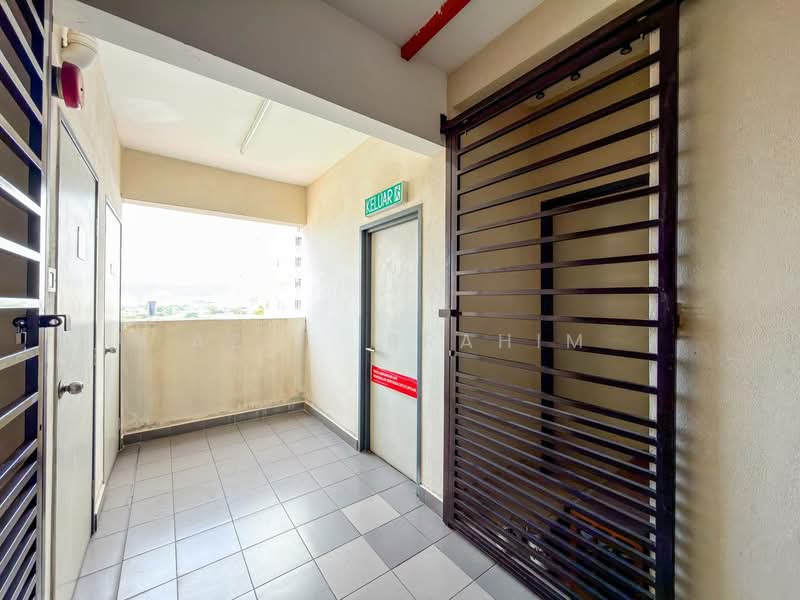 Pangsapuri untuk Dijual di Residensi Pandanmas - Azli Ibrahim - Corridor - PropertyGuru.com.my