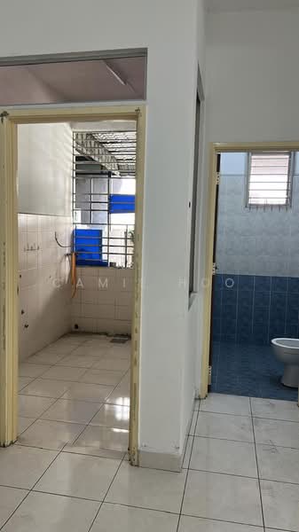 Semi-Detached House for Sale in Kapar (Selangor) - Camie Hoo - Kitchen - PropertyGuru.com.my