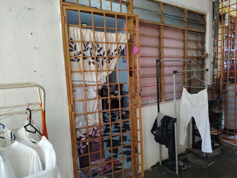Flat for Sale at Desa Mentari Flat (Block 6) - Suresh Kumar - Interior - PropertyGuru.com.my