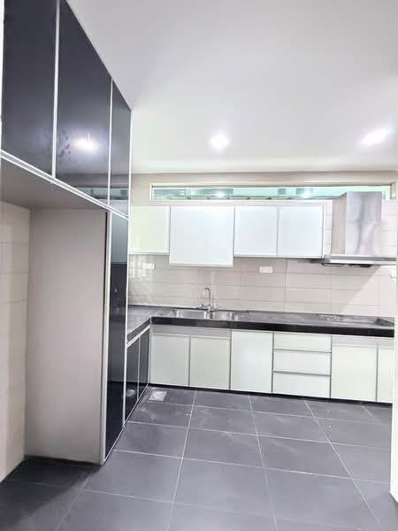 Rumah Kluster untuk Dijual di Taman Adda Heights (Tebrau) - Lui Lui - Kitchen - PropertyGuru.com.my