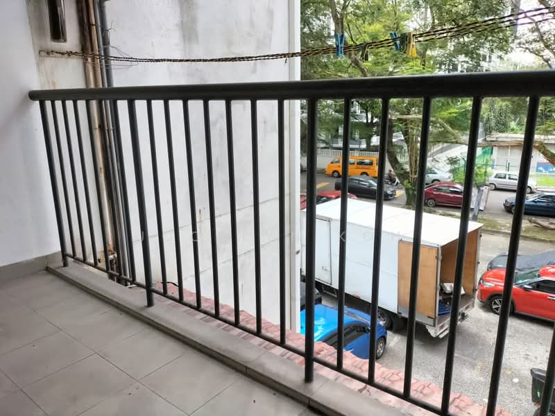 Pangsapuri untuk Disewa di Happy Garden Apartment - Jocelyn Koh - Balcony - PropertyGuru.com.my