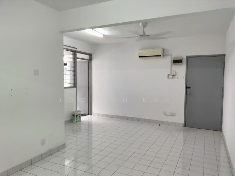 Pangsapuri untuk Disewa di Happy Garden Apartment - Jocelyn Koh - Living Room - PropertyGuru.com.my
