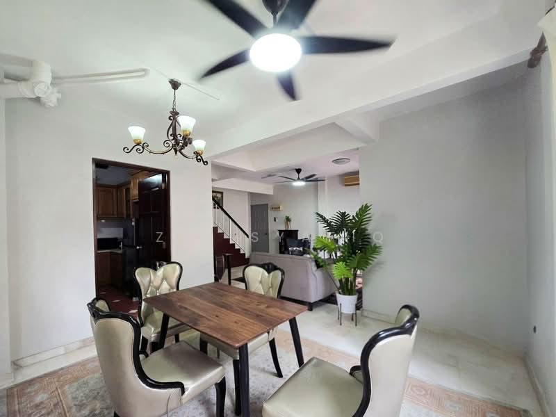 Kondominium untuk Dijual di Villa OUG - Zul Syafiq - Dining Room - PropertyGuru.com.my