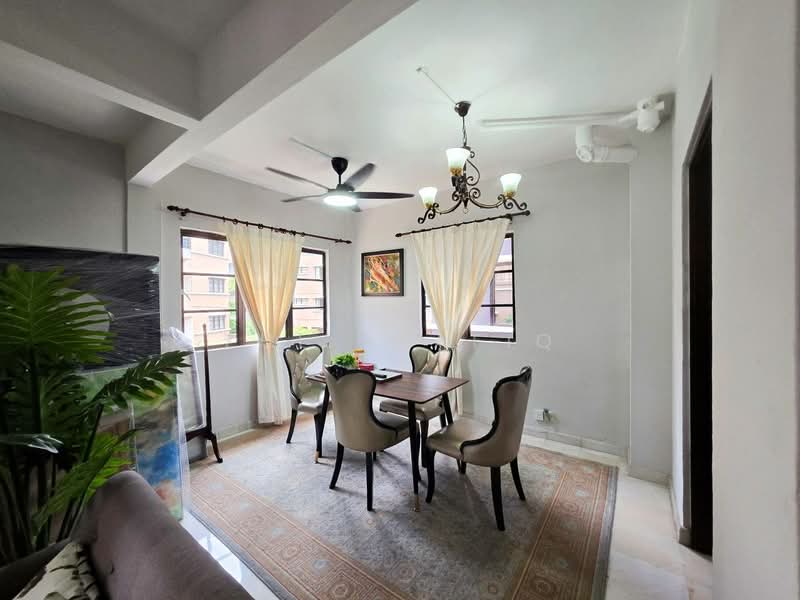Kondominium untuk Dijual di Villa OUG - Zul Syafiq - Dining Room - PropertyGuru.com.my