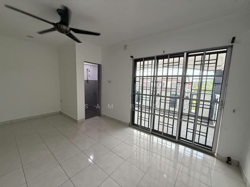 Rumah Teres 2 Tingkat untuk Dijual di Taman Kluang Barat (Kluang) - Sam Bro - Living Room - PropertyGuru.com.my