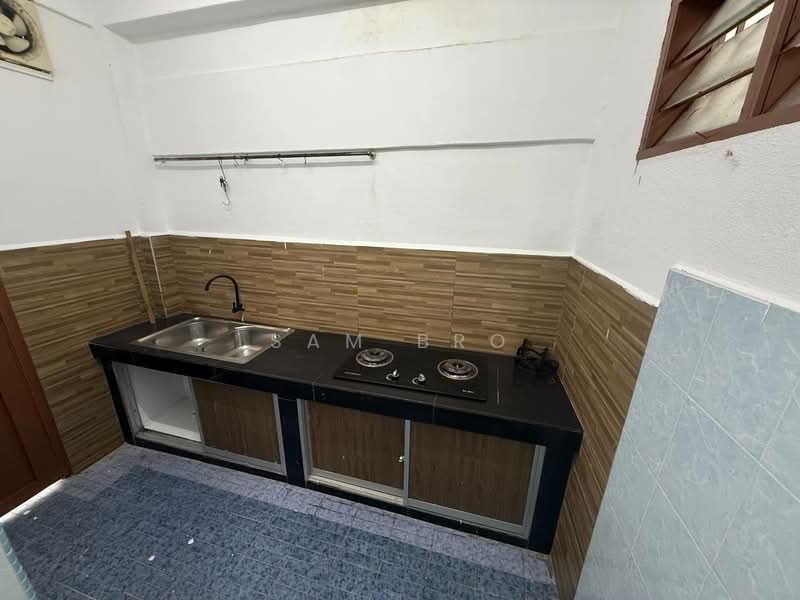 Rumah Teres 2 Tingkat untuk Dijual di Taman Kluang Barat (Kluang) - Sam Bro - Kitchen - PropertyGuru.com.my
