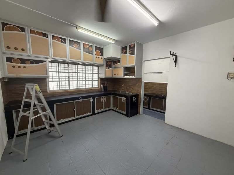 Rumah Teres 2 Tingkat untuk Dijual di Taman Kluang Barat (Kluang) - Sam Bro - Kitchen - PropertyGuru.com.my