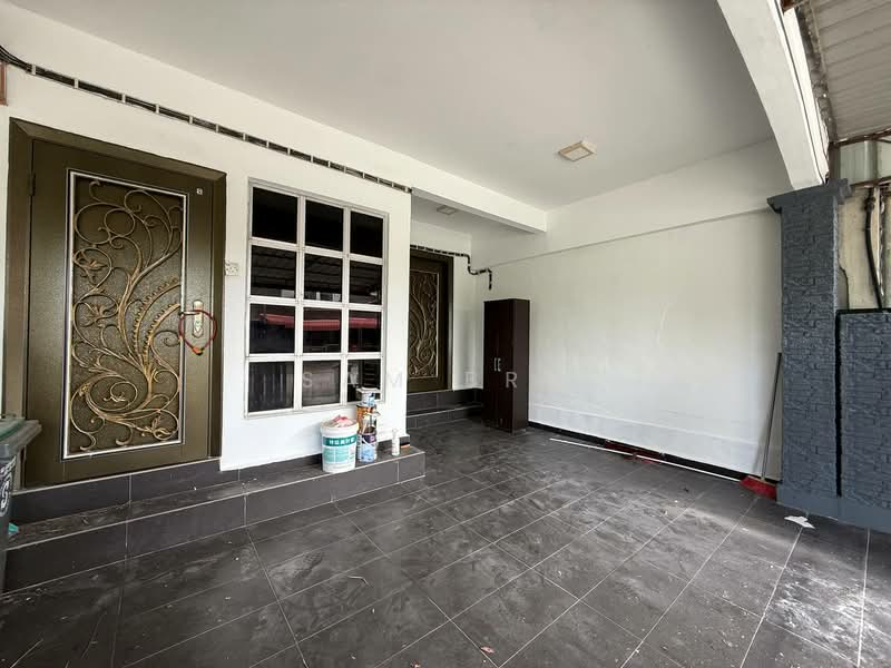 Rumah Teres 2 Tingkat untuk Dijual di Taman Kluang Barat (Kluang) - Sam Bro - Entrance - PropertyGuru.com.my