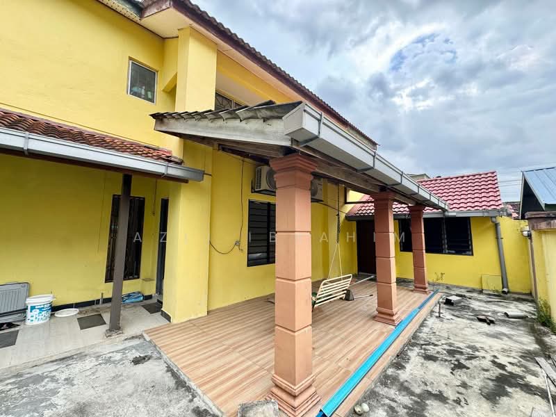 2-storey Terraced House for Sale in Bandar Tasik Puteri (Rawang) - Azli Ibrahim - Exterior - PropertyGuru.com.my