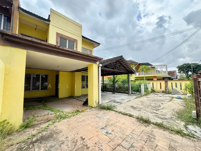 2-storey Terraced House for Sale in Bandar Tasik Puteri (Rawang) - Azli Ibrahim - Exterior - PropertyGuru.com.my