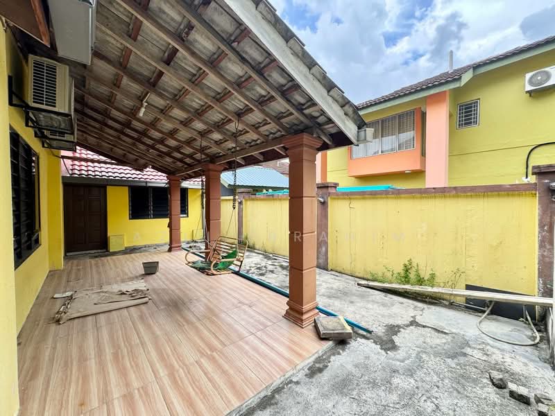 2-storey Terraced House for Sale in Bandar Tasik Puteri (Rawang) - Azli Ibrahim - Exterior - PropertyGuru.com.my