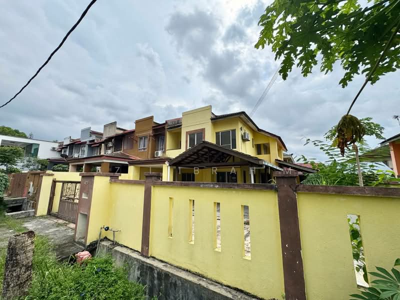 2-storey Terraced House for Sale in Bandar Tasik Puteri (Rawang) - Azli Ibrahim - Exterior - PropertyGuru.com.my