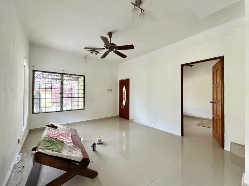 2-storey Terraced House for Sale in Bandar Tasik Puteri (Rawang) - Azli Ibrahim - Living Room - PropertyGuru.com.my