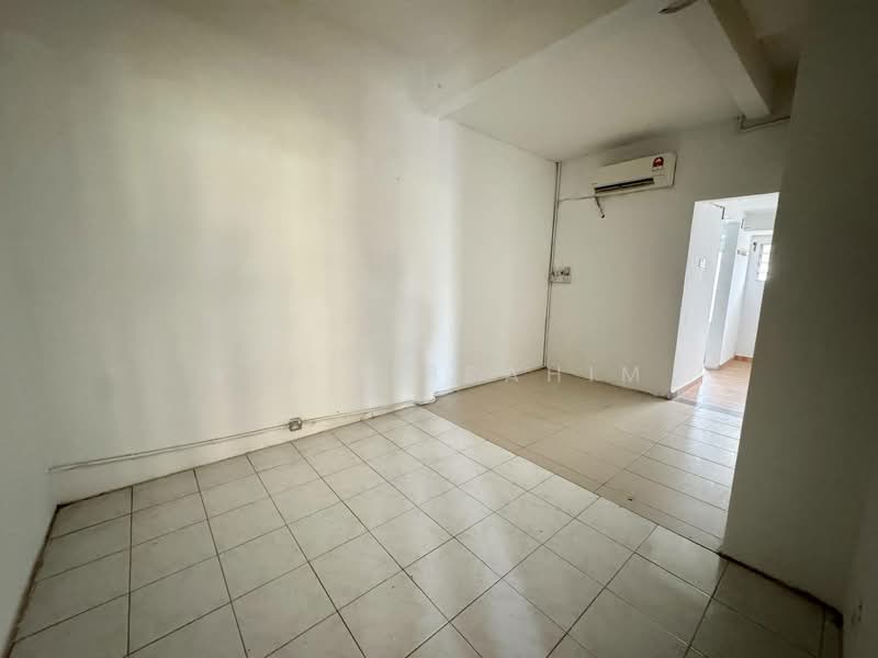 2-storey Terraced House for Sale in Bandar Tasik Puteri (Rawang) - Azli Ibrahim - Interior - PropertyGuru.com.my