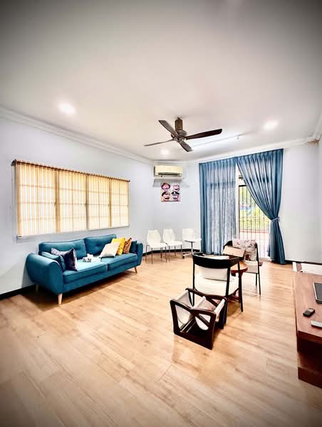 Rumah Berkembar untuk Dijual di Tanjung Bungah (Penang) - KK Kwok - Living Room - PropertyGuru.com.my