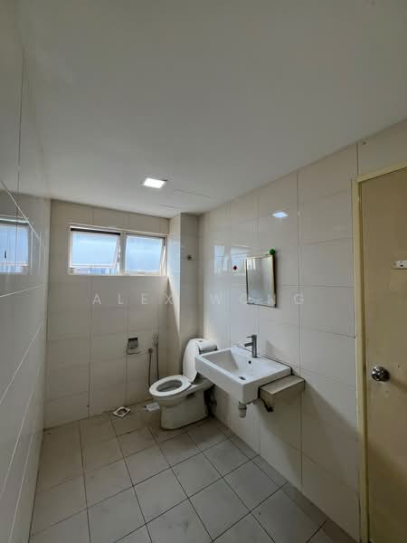 Rumah Teres 3 Tingkat untuk Dijual di Mont Kiara (Kuala Lumpur) - Alex Wong - Bathroom - PropertyGuru.com.my