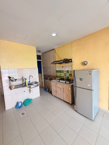 Pangsapuri untuk Disewa di Lake View Suites - Louis Lim - PropertyGuru.com.my