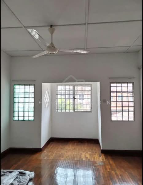Rumah Teres 2 Tingkat untuk Dijual di Puchong (Selangor) - Amelyn Thong - Living Room - PropertyGuru.com.my