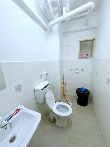 Apartment for Sale at Vista Seri Alam - Karl Lim - Bathroom - PropertyGuru.com.my