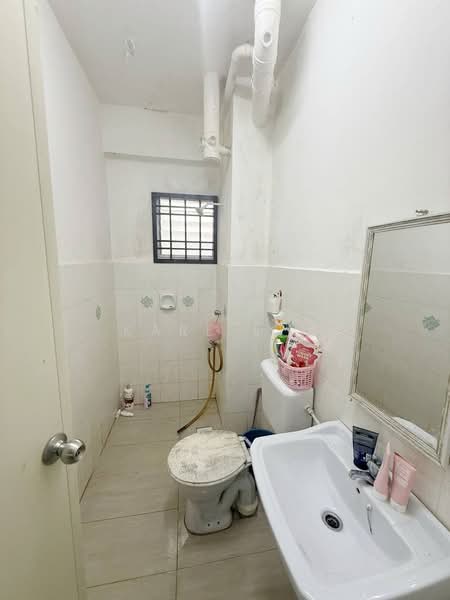 Apartment for Sale at Vista Seri Alam - Karl Lim - Bathroom - PropertyGuru.com.my