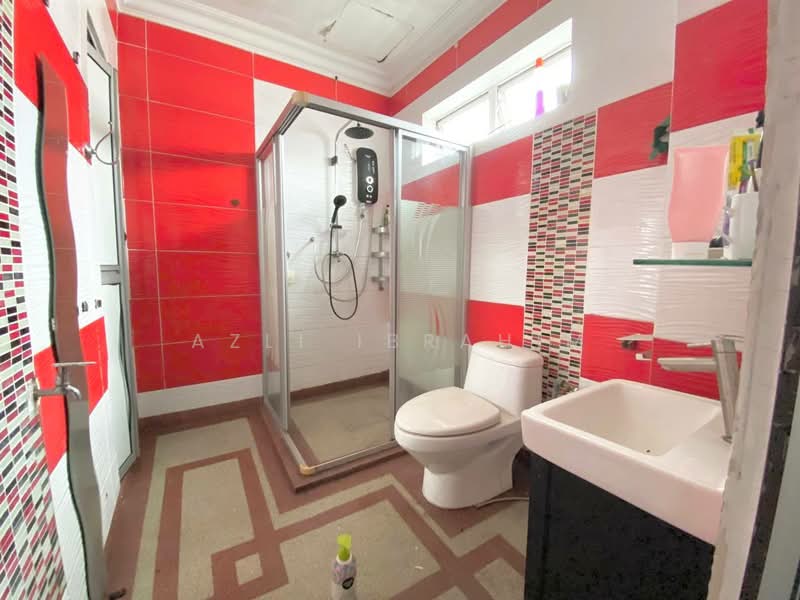 2-storey Terraced House for Sale in Bandar Tasik Puteri (Rawang) - Azli Ibrahim - Bathroom - PropertyGuru.com.my