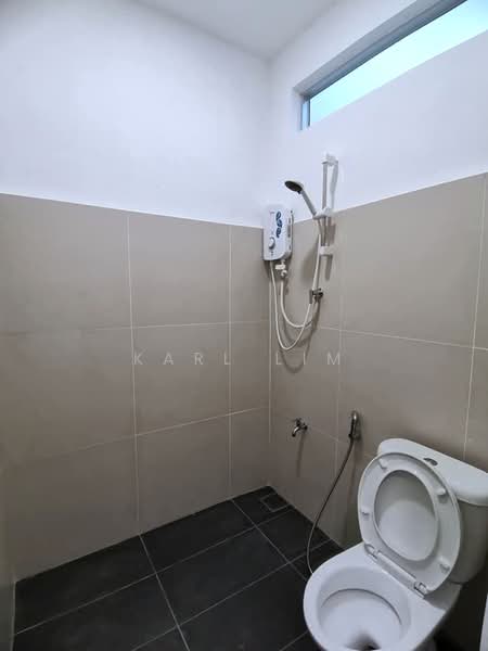 1-storey Terraced House for Sale in Taman Ungku Tun Aminah (Skudai) - Karl Lim - Bathroom - PropertyGuru.com.my
