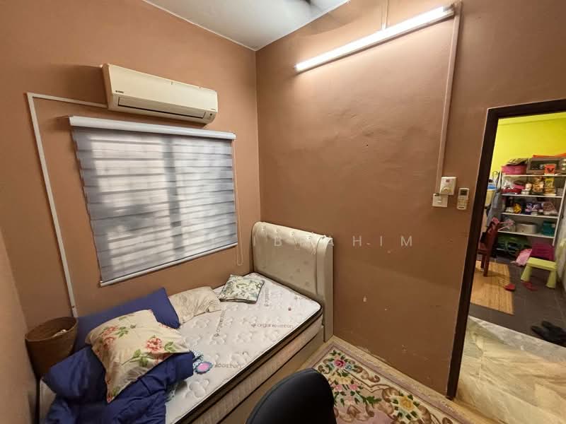 Rumah Teres 2.5 Tingkat untuk Dijual di Taman Equine (Seri Kembangan) - Azli Ibrahim - Bedroom - PropertyGuru.com.my