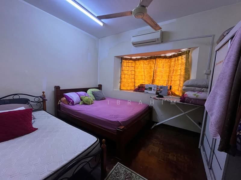 Rumah Teres 2.5 Tingkat untuk Dijual di Taman Equine (Seri Kembangan) - Azli Ibrahim - Bedroom - PropertyGuru.com.my