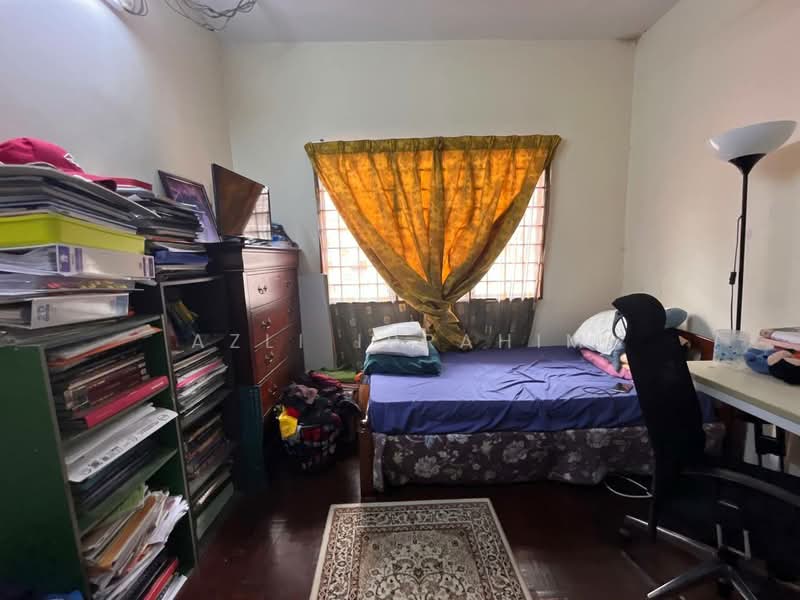 Rumah Teres 2.5 Tingkat untuk Dijual di Taman Equine (Seri Kembangan) - Azli Ibrahim - Bedroom - PropertyGuru.com.my