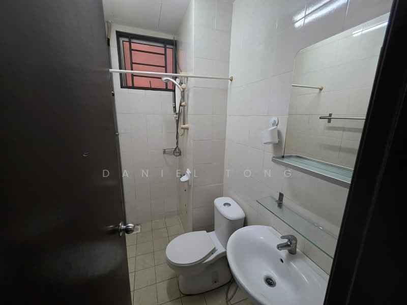 Servis Apartment untuk Disewa di Serviced Residence @ Casa Tiara - Daniel Tong - Bathroom - PropertyGuru.com.my