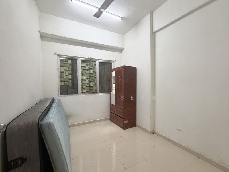 Pangsapuri untuk Dijual di Idaman Iris - Weng Sern - Bedroom - PropertyGuru.com.my