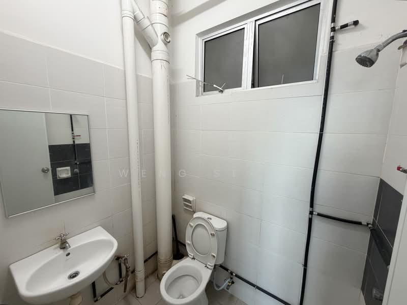 Apartment for Sale at Idaman Iris - Weng Sern - Bathroom - PropertyGuru.com.my