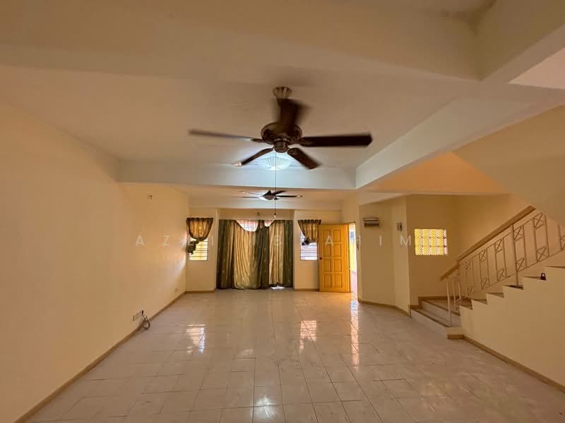 Rumah Teres 2 Tingkat untuk Dijual di Taman Kajang Perdana (Kajang) - Azli Ibrahim - Living Room - PropertyGuru.com.my